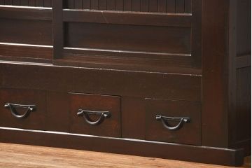 アンティーク家具　和製アンティーク 重厚な四尺水屋箪笥サイドボード(2)(食器棚、収納棚)