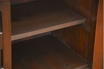 アンティーク家具　和製アンティーク 重厚な四尺水屋箪笥サイドボード(2)(食器棚、収納棚)