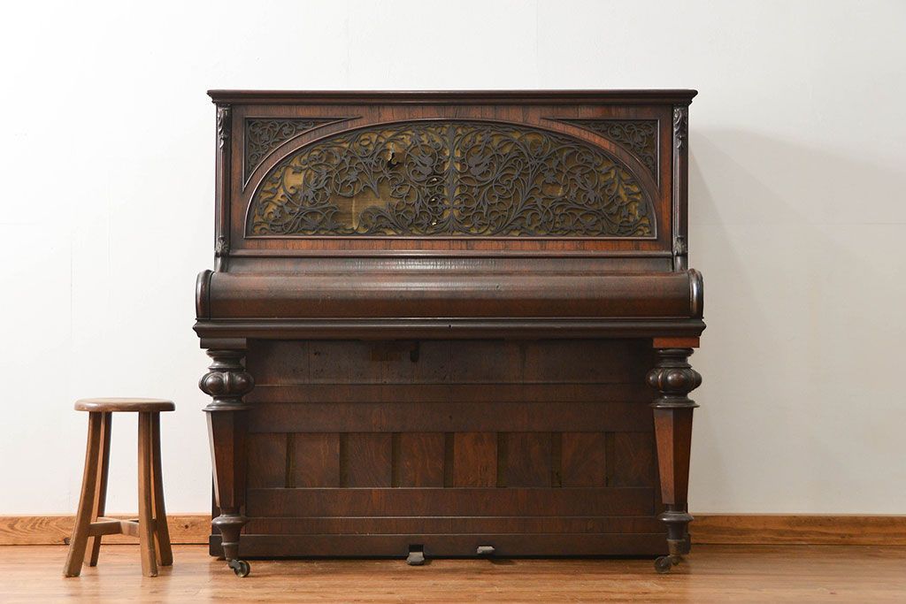 アンティーク雑貨　ジャンク品　かわいいデザインのアンティークオルガン