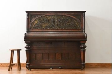 アンティーク雑貨　ジャンク品　かわいいデザインのアンティークオルガン