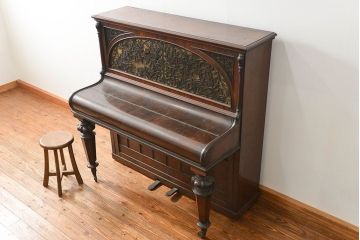 アンティーク雑貨　ジャンク品　かわいいデザインのアンティークオルガン