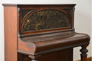 アンティーク雑貨　ジャンク品　かわいいデザインのアンティークオルガン