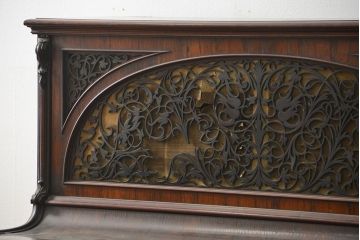 アンティーク雑貨　ジャンク品　かわいいデザインのアンティークオルガン