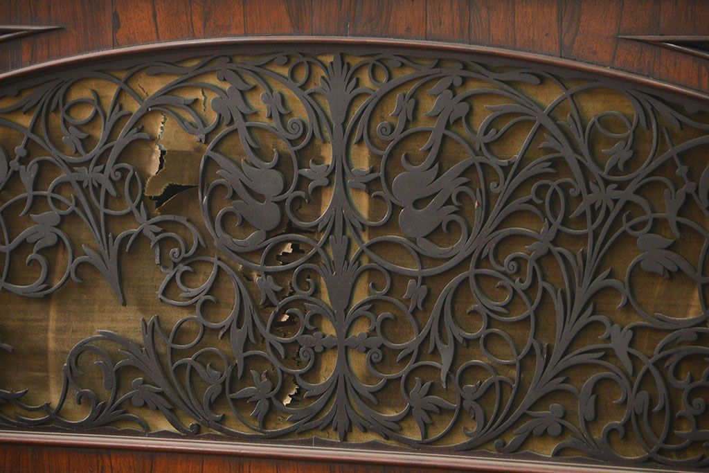 アンティーク雑貨　ジャンク品　かわいいデザインのアンティークオルガン