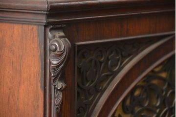 アンティーク雑貨　ジャンク品　かわいいデザインのアンティークオルガン