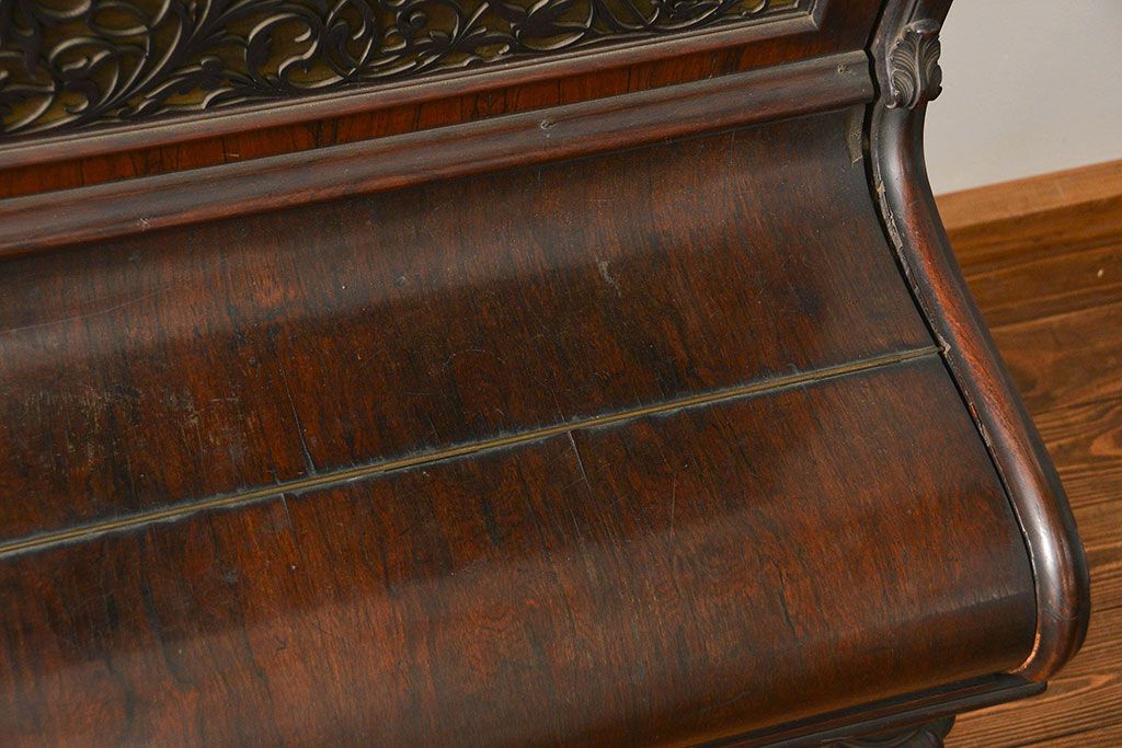 アンティーク雑貨　ジャンク品　かわいいデザインのアンティークオルガン