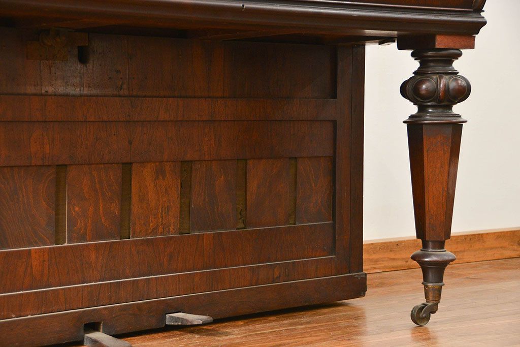 アンティーク雑貨　ジャンク品　かわいいデザインのアンティークオルガン