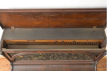 アンティーク雑貨　ジャンク品　かわいいデザインのアンティークオルガン