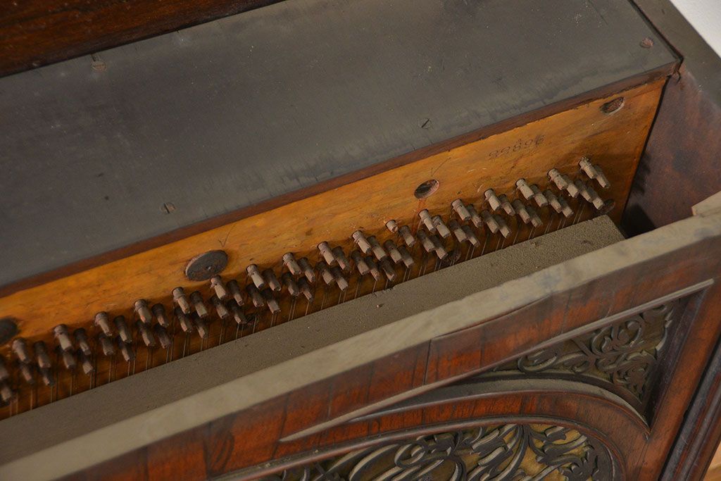 アンティーク雑貨　ジャンク品　かわいいデザインのアンティークオルガン