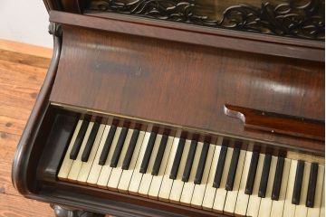 アンティーク雑貨　ジャンク品　かわいいデザインのアンティークオルガン