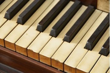 アンティーク雑貨　ジャンク品　かわいいデザインのアンティークオルガン