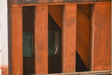 アンティーク雑貨　ジャンク品　かわいいデザインのアンティークオルガン