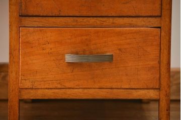 レトロ家具　昭和レトロ 古い木のアンティーク片袖机(テーブル、デスク、在宅ワーク、在宅用)