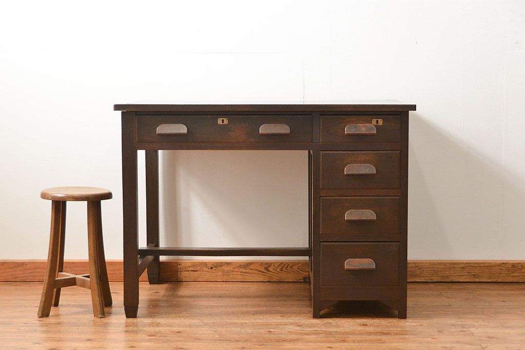 アンティーク家具　アンティーク 古いナラ材の重厚な片袖机(テーブル、デスク、在宅ワーク、在宅用、作業台)