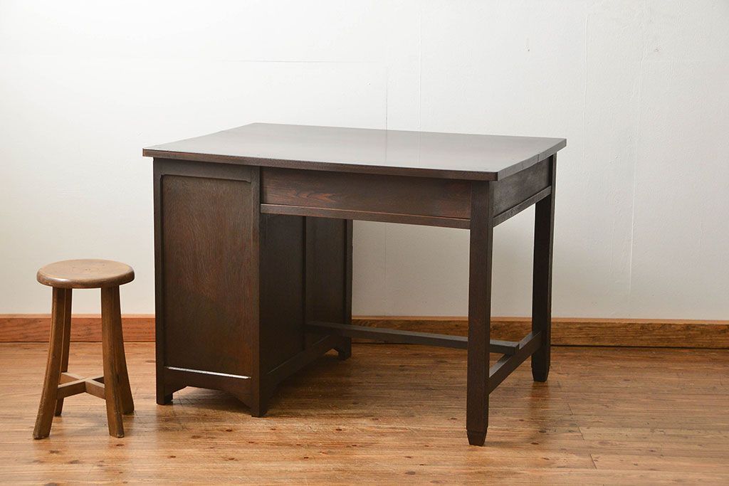 アンティーク家具　アンティーク 古いナラ材の重厚な片袖机(テーブル、デスク、在宅ワーク、在宅用、作業台)