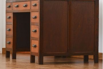 レトロ家具　アンティーク レトロなデザインの両袖机(テーブル、デスク、在宅ワーク、在宅用、作業台)