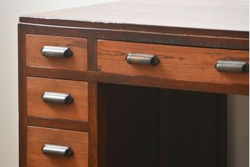 レトロ家具　アンティーク レトロなデザインの両袖机(テーブル、デスク、在宅ワーク、在宅用、作業台)