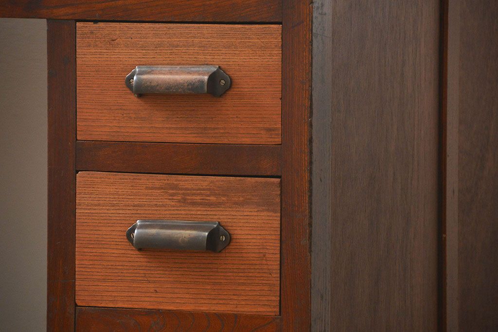 レトロ家具　アンティーク レトロなデザインの両袖机(テーブル、デスク、在宅ワーク、在宅用、作業台)