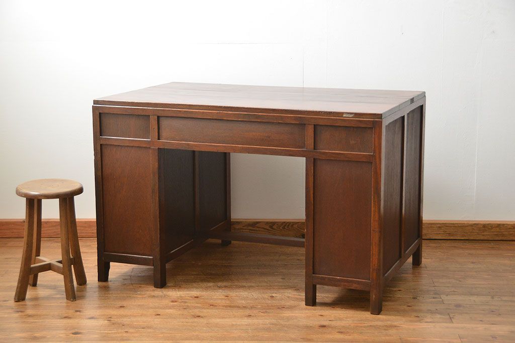 レトロ家具　アンティーク レトロなデザインの両袖机(テーブル、デスク、在宅ワーク、在宅用、作業台)