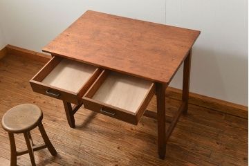 レトロ家具　昭和レトロ シンプルでレトロな平机(テーブル、デスク、在宅ワーク、在宅用)