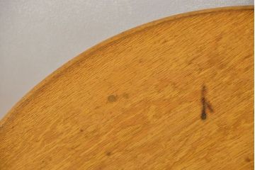 レトロ家具　アンティーク レトロなデザインのラウンドテーブル(丸テーブル、カフェテーブル、コーヒーテーブル、サイドテーブル、センターテーブル)