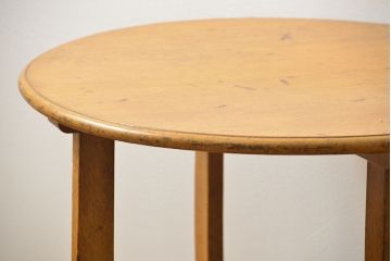 レトロ家具　アンティーク レトロなデザインのラウンドテーブル(丸テーブル、カフェテーブル、コーヒーテーブル、サイドテーブル、センターテーブル)