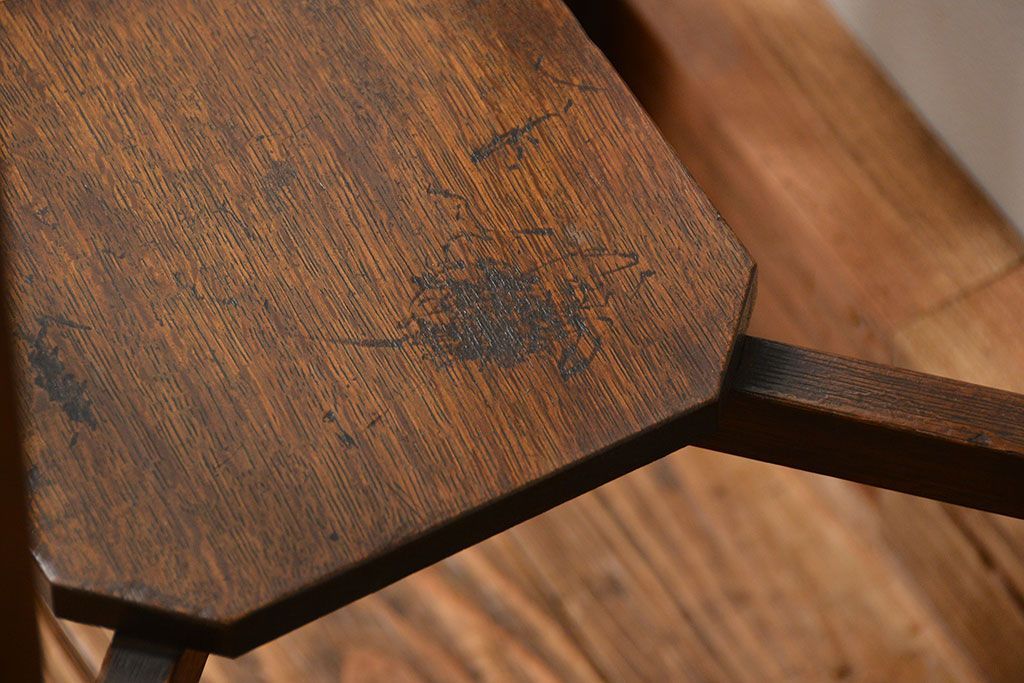 アンティーク雑貨　アンティーク 古いナラ材のモダンな花台(サイドテーブル)