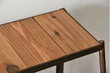 ラフジュオリジナル 素敵に飾れる!台形アイアンラック【小】(飾り棚・陳列棚)