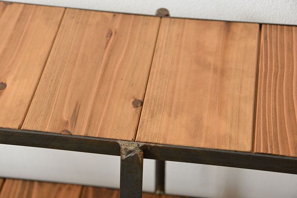 ラフジュオリジナル 素敵に飾れる!台形アイアンラック【小】(飾り棚・陳列棚)