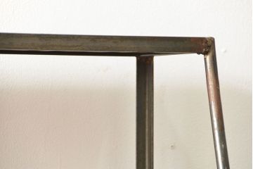 ラフジュオリジナル 素敵に飾れる!台形アイアンラック【小】(飾り棚・陳列棚)