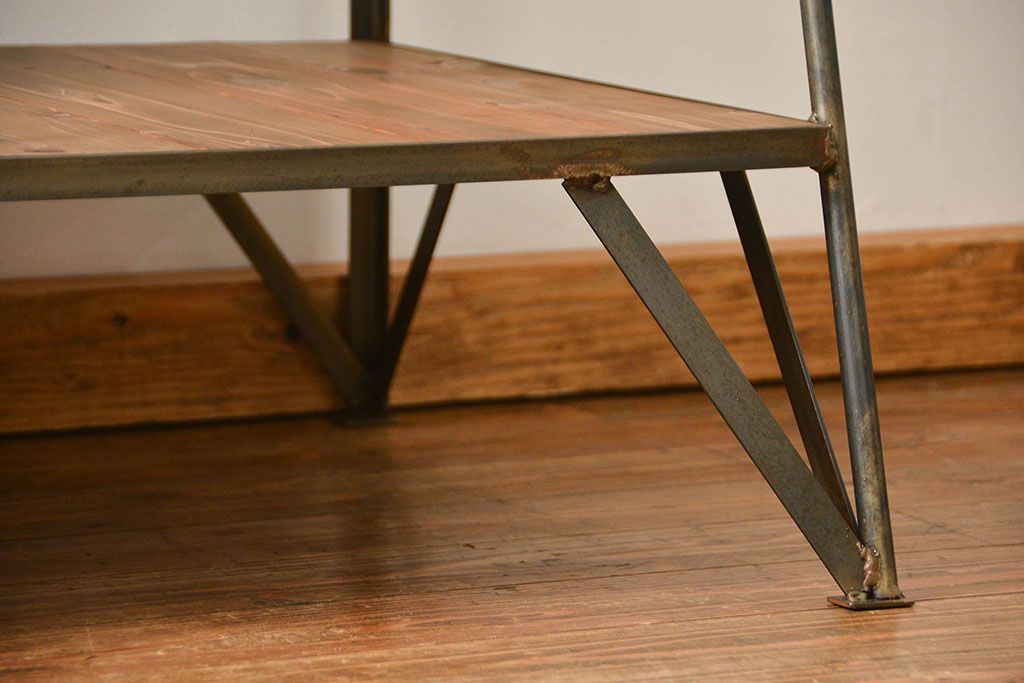 ラフジュオリジナル 素敵に飾れる!台形アイアンラック【小】(飾り棚・陳列棚)