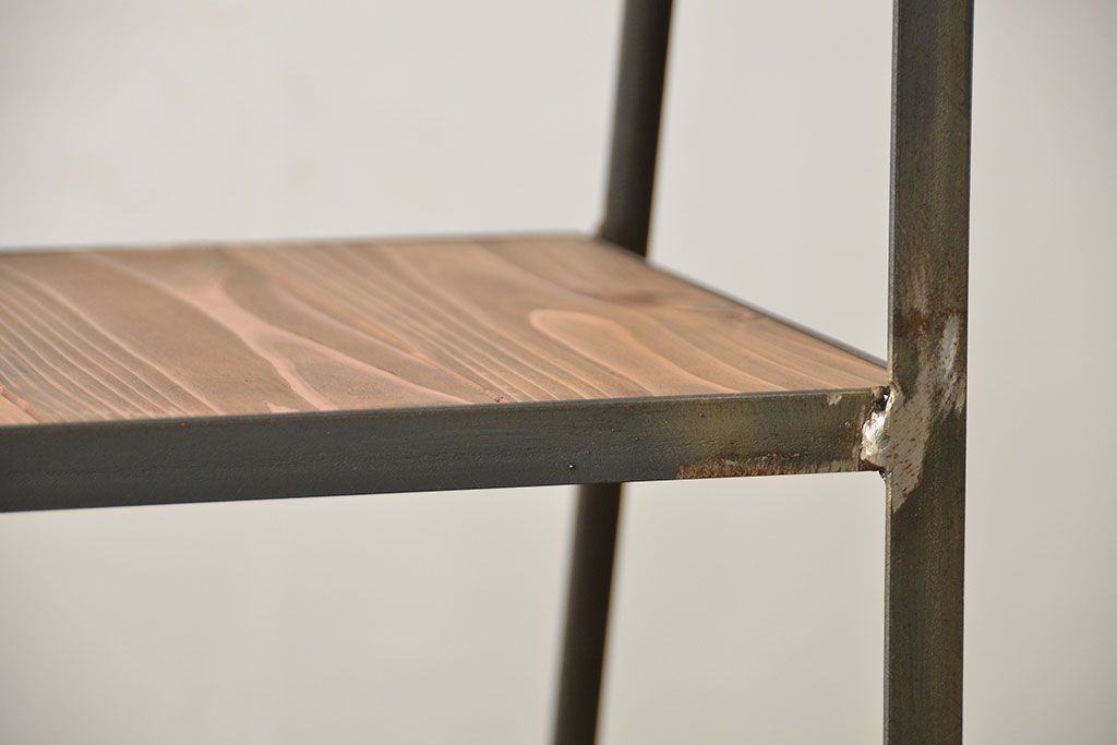 ラフジュオリジナル 素敵に飾れる!台形アイアンラック【小】(飾り棚・陳列棚)