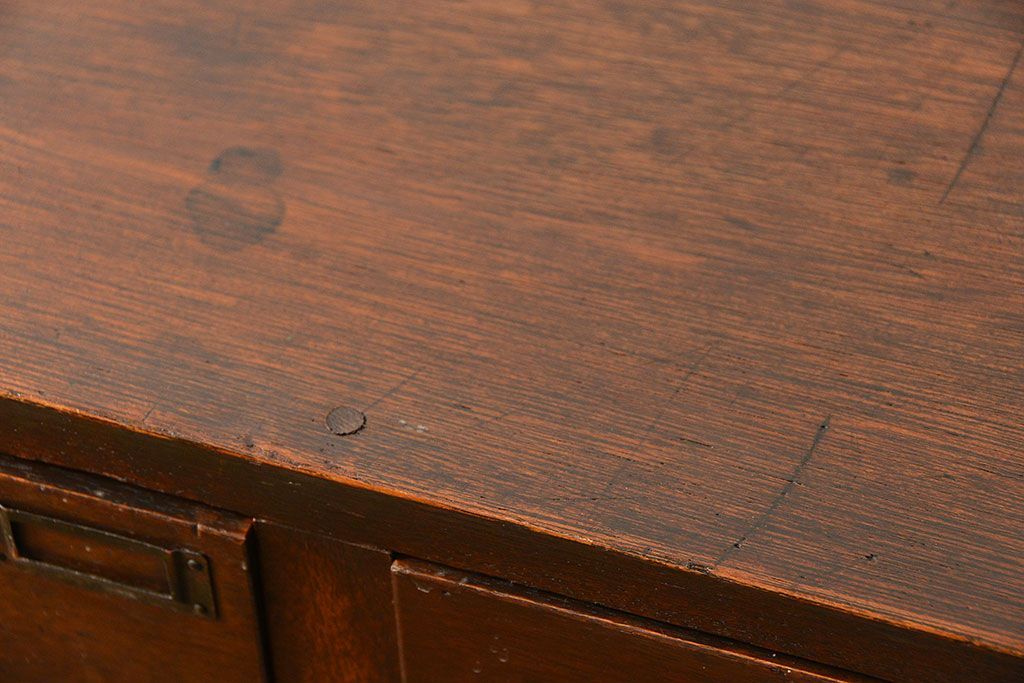 アンティーク家具　アンティーク 重厚な13杯引き出しチェスト(ドロワー、薬箪笥、小物入れ)