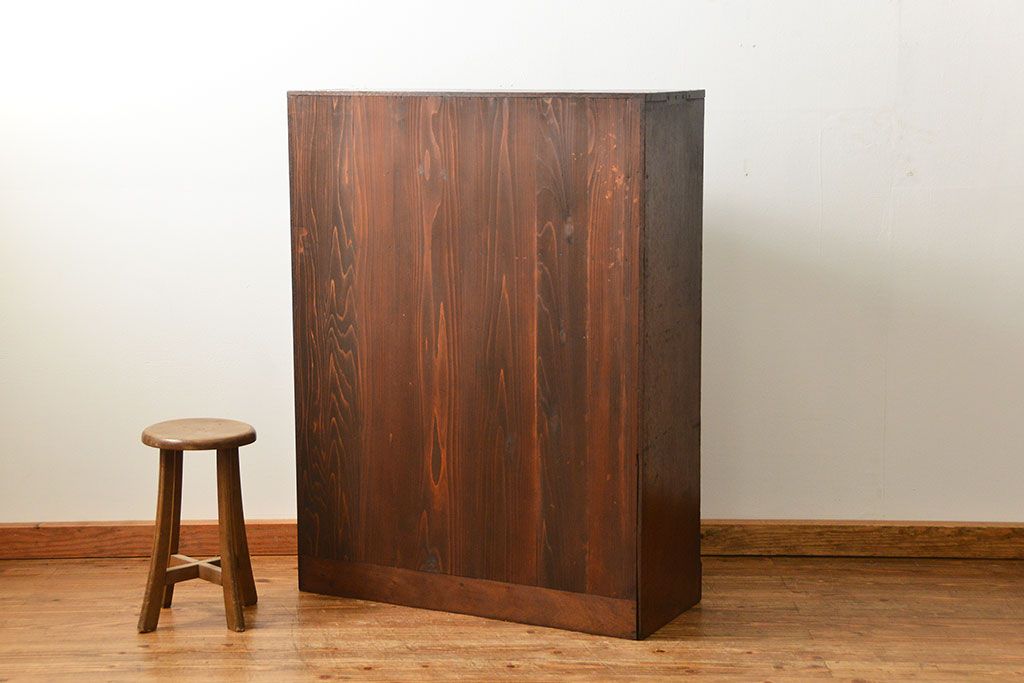 アンティーク家具　アンティーク 重厚な13杯引き出しチェスト(ドロワー、薬箪笥、小物入れ)