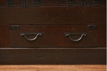 和製アンティーク　古民具・骨董　特別注文造り　大きな商屋の特大関西帳場箪笥(水屋箪笥、収納棚、戸棚、店舗什器)