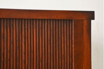 アンティーク家具　古民具・骨董 前面欅材　蛇腹扉が珍しい2段重ね茶箪笥(食器棚、収納棚、水屋箪笥)
