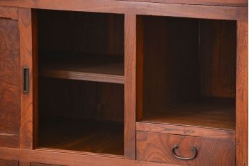 アンティーク家具　古民具・骨董 前面欅材　蛇腹扉が珍しい2段重ね茶箪笥(食器棚、収納棚、水屋箪笥)