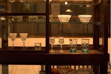 アンティーク家具　アンティーク 希少なデザインの2段重ね5面ガラスケース(ショーケース、収納棚、陳列棚)