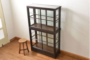 アンティーク家具　アンティーク 希少なデザインの2段重ね5面ガラスケース(ショーケース、収納棚、陳列棚)