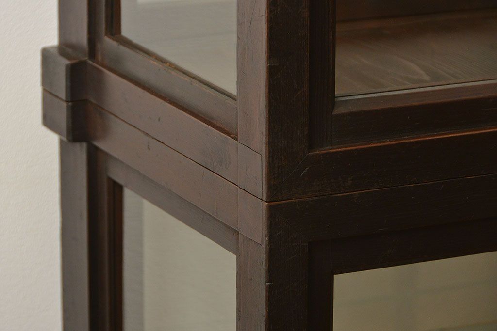 アンティーク家具　アンティーク 希少なデザインの2段重ね5面ガラスケース(ショーケース、収納棚、陳列棚)