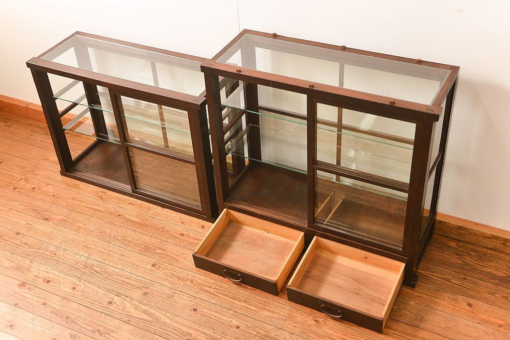 アンティーク家具　アンティーク 希少なデザインの2段重ね5面ガラスケース(ショーケース、収納棚、陳列棚)