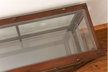 アンティーク家具　アンティーク 希少なデザインの2段重ね5面ガラスケース(ショーケース、収納棚、陳列棚)