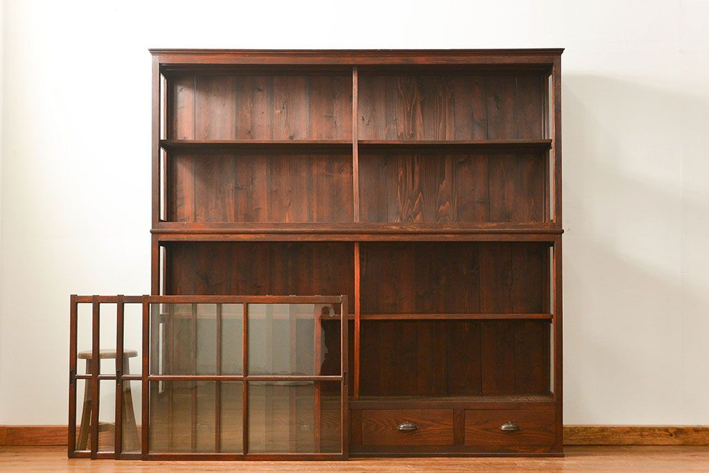 アンティーク家具　アンティーク 味わい深い二段重ね三面ガラスケース(ショーケース、収納棚、飾り棚、陳列棚)