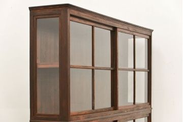 アンティーク家具　アンティーク 味わい深い二段重ね三面ガラスケース(ショーケース、収納棚、飾り棚、陳列棚)