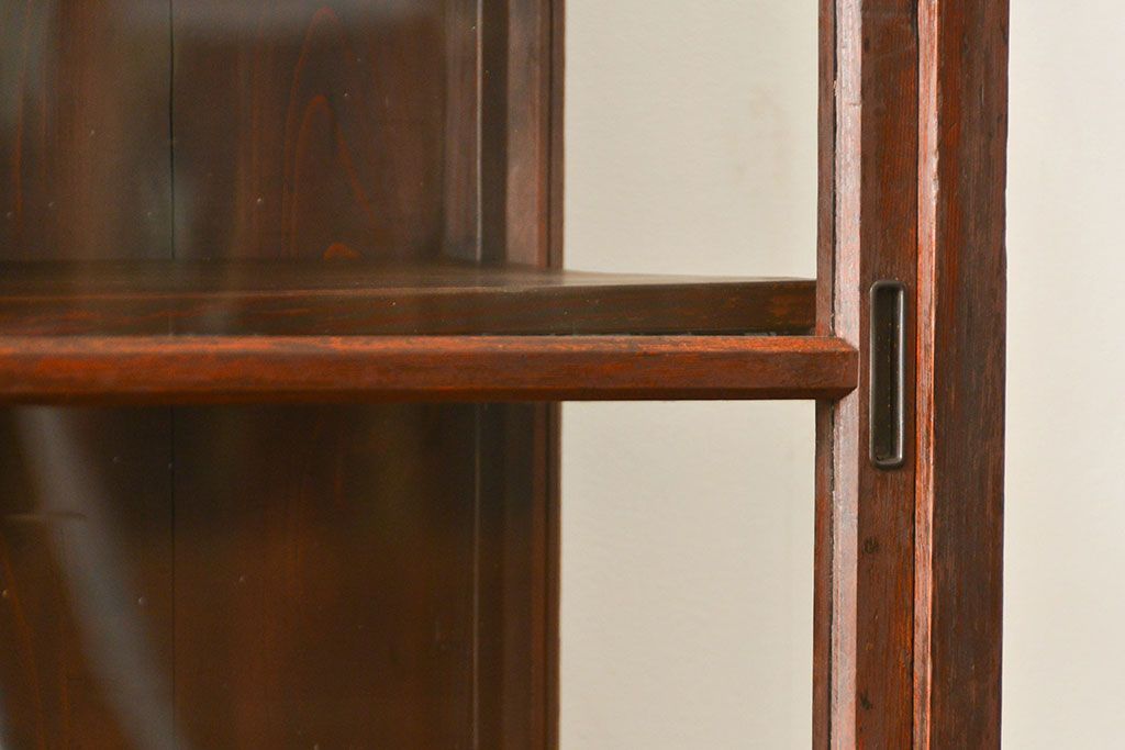 アンティーク家具　アンティーク 味わい深い二段重ね三面ガラスケース(ショーケース、収納棚、飾り棚、陳列棚)
