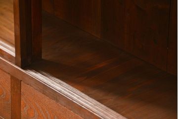 アンティーク家具　アンティーク 味わい深い二段重ね三面ガラスケース(ショーケース、収納棚、飾り棚、陳列棚)