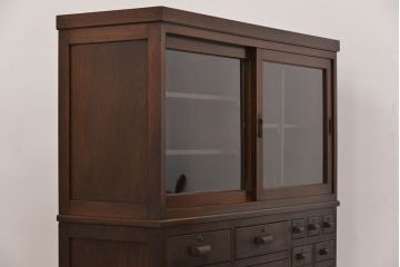 アンティーク家具　アンティーク 小物整理に便利!23杯引き出し収納棚(ガラスケース、薬箪笥)