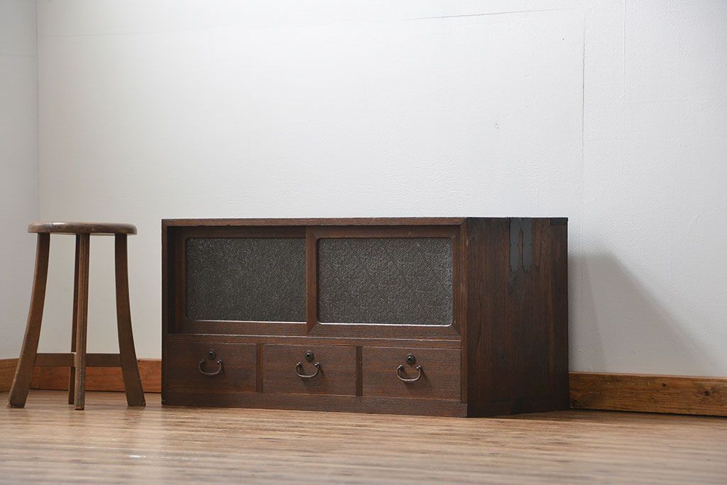 レトロ家具　昭和レトロ ダイヤガラス入りローボード(ローチェスト、TVボード、テレビ台)