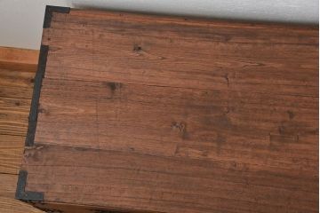 アンティーク家具　古民具・骨董 金具の立派な時代箪笥ローボード(ローチェスト、衣装箪笥)