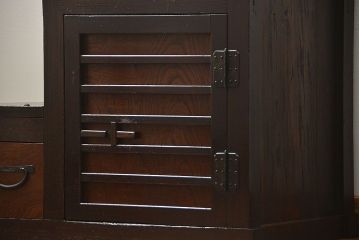 アンティーク家具　古民具・骨董 杢目が素晴らしい小さな階段箪笥(時代箪笥、箱階段)